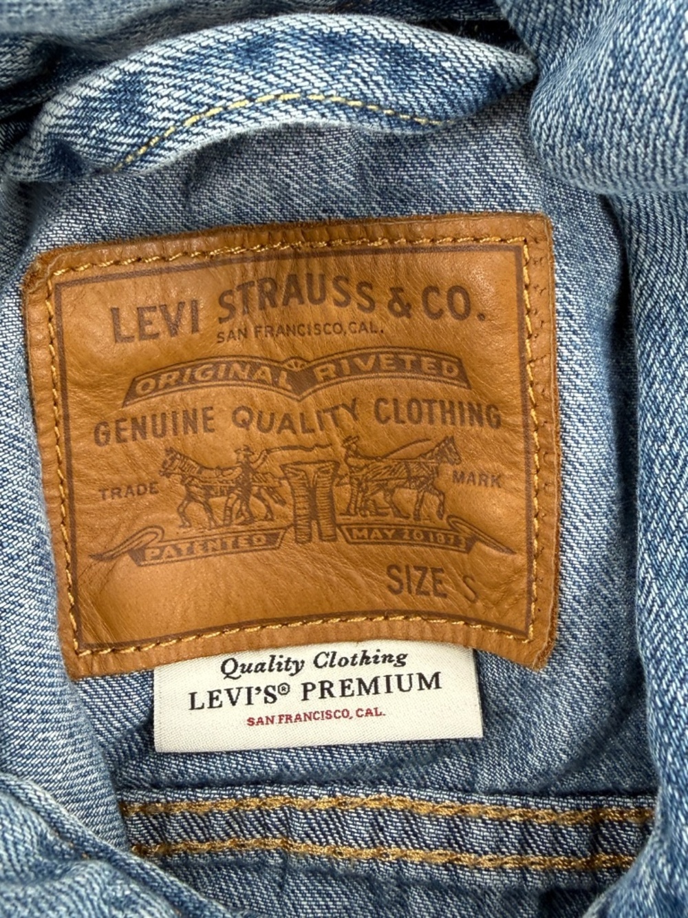 Levis Premium Denim Trucker Jacket Light Wash Blue Jean Button Front Men Small - Picture 6 of 9